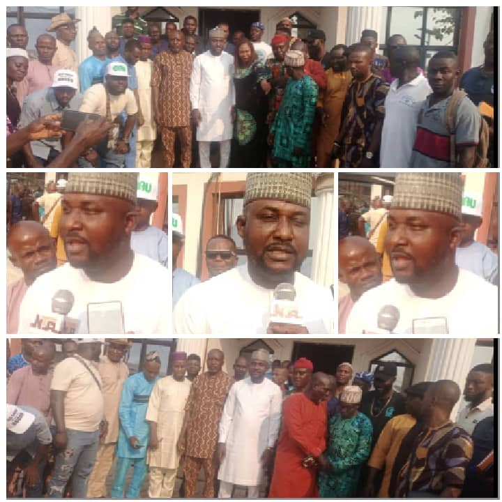 The Transition Caretaker Chairman of Ijumu Local Government meet with APC Local Government Excos, Ward Chairmen's, Women Leader's, Youth leaders and secretary.