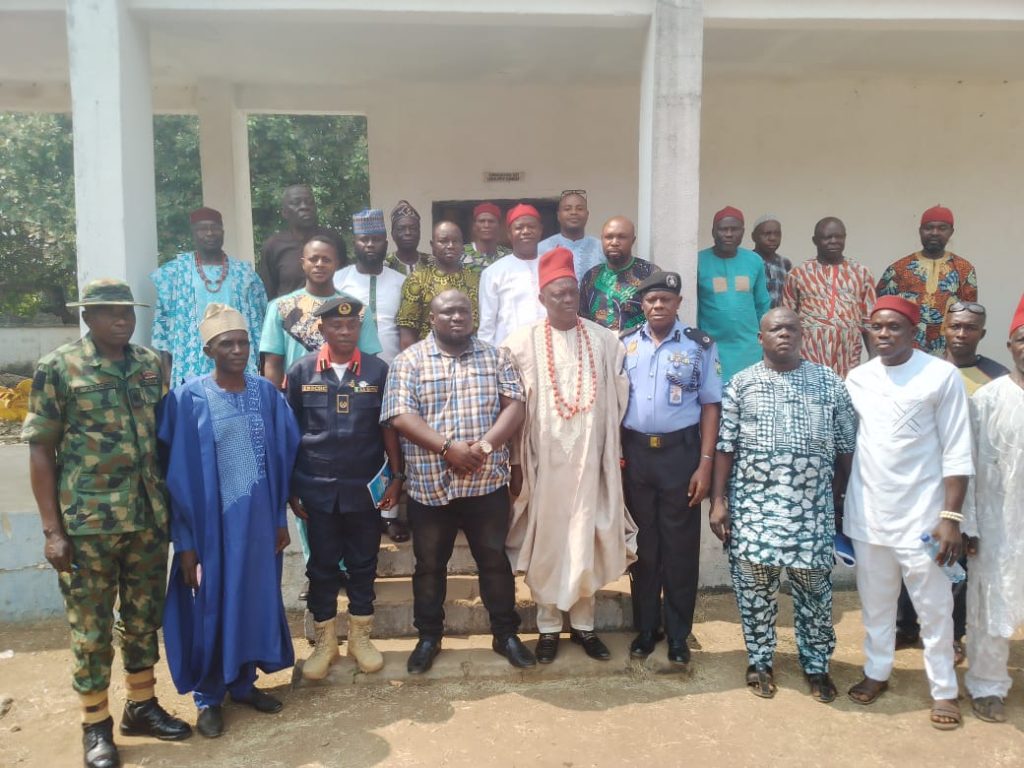 Caretaker Chairman, Kabba/Bunu LGA, Hon (Barr.) Zacchaeus Dare Michael Explores Out-of-Court Settlement Between Ahara And Iluke Bunu Community