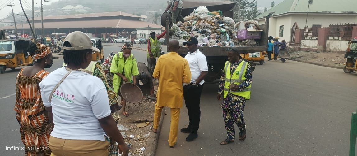 Environment: Kogi Commissioner For Environment Engr. Joseph Leads Sanitation From New Market To Old Market In State Capital, Says Ministry Won’t Tolerate Dumping Of Refuse In Drainages