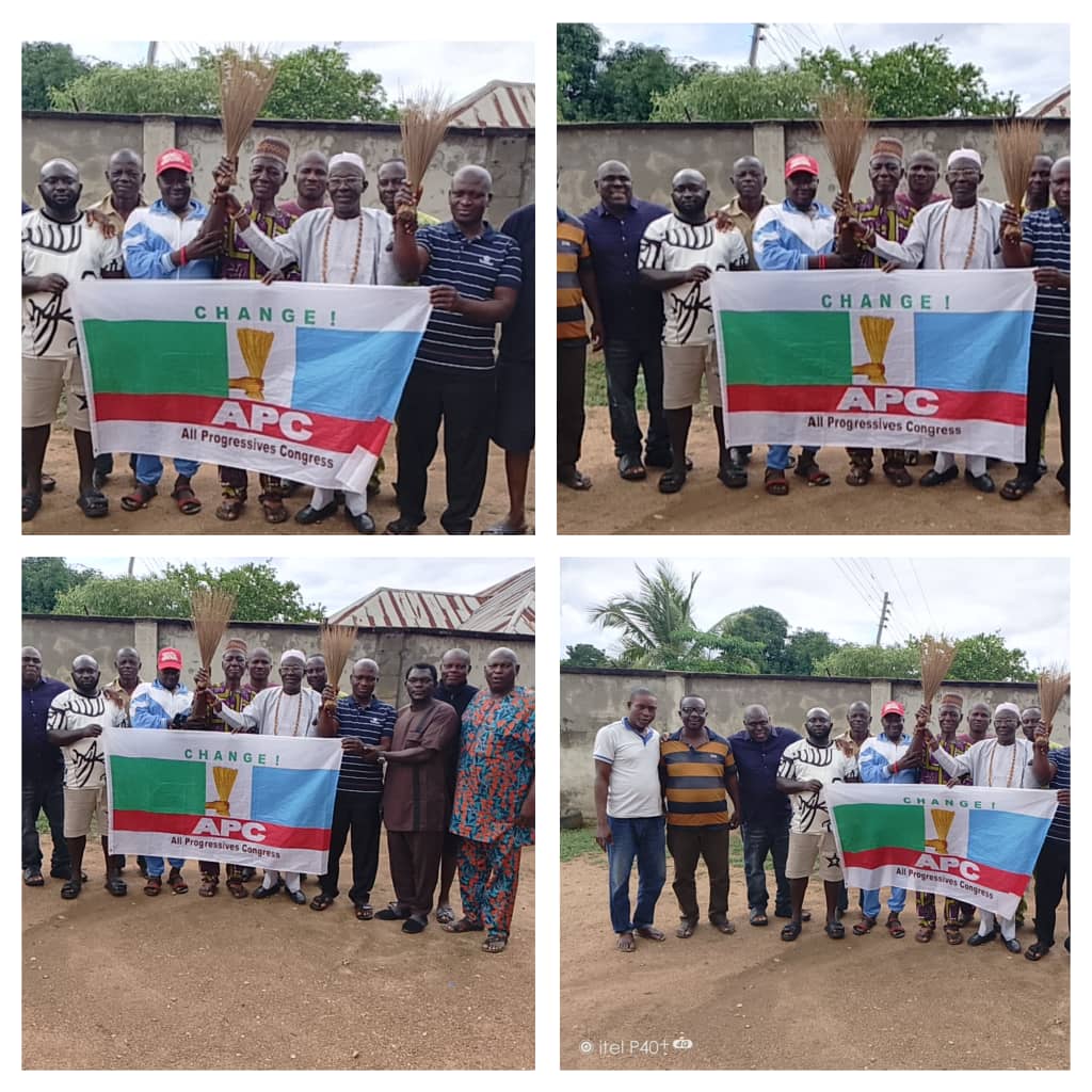 HON ADEBOLA BABA & ELDER DAYO DARAMOLA DEFECTS TO APC & WERE RECEIVED BY APC CRITICAL STAKEHOLDERS IN ODO-ERE/AKATA/OKE-ERE WARD